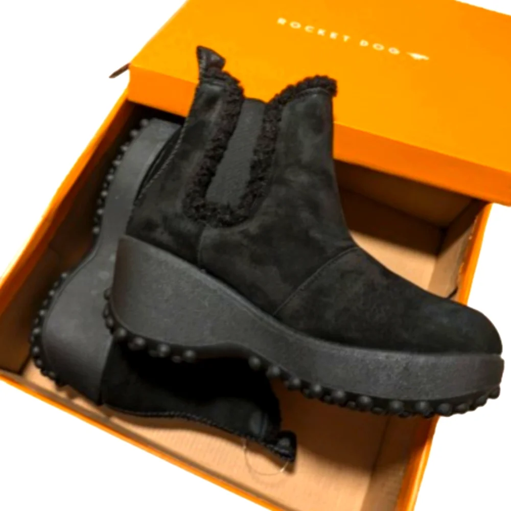 New Rocket Dog Black Frost Fur Lined Suede Boots. No Box.... - Picture 2 of 4